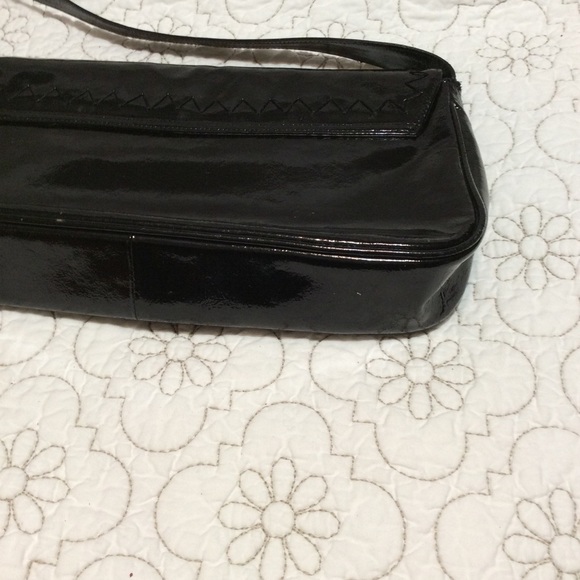BCBGMAXAZRIA genuine Italian leather bag - Picture 4 of 7